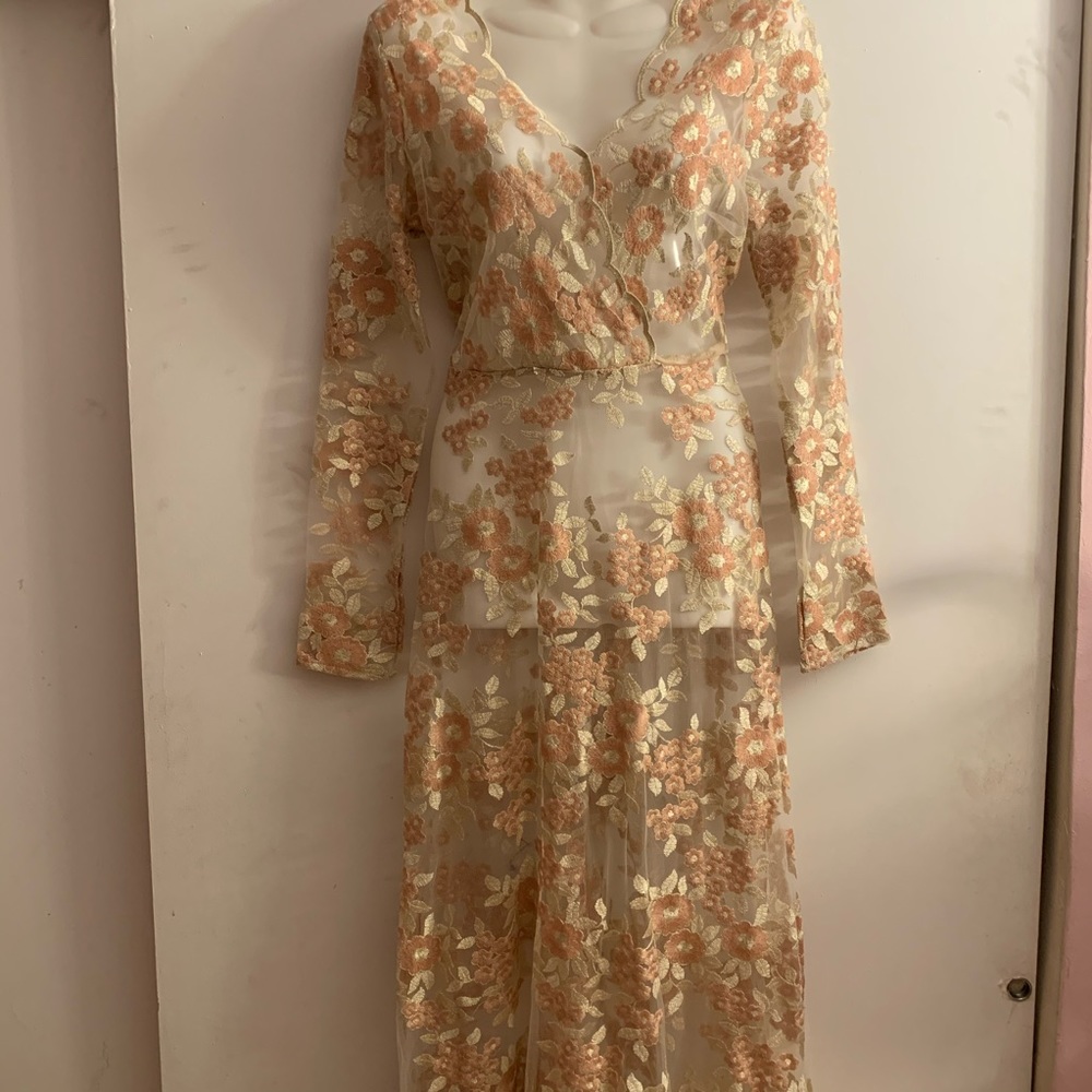 FASHION NOVA FLOWER GODDESS DRESS - Picture 5 of 7